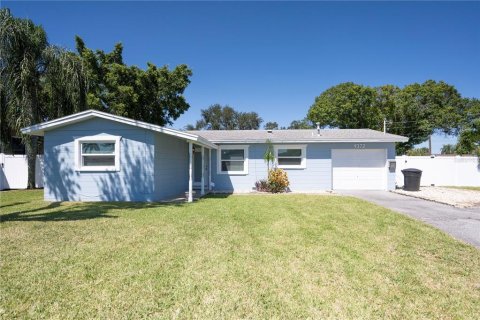 Villa ou maison à Saint Petersburg, Floride 2 chambres, 103.49 m2 № 2388165