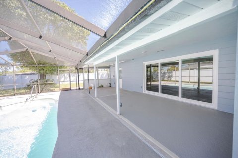Villa ou maison à louer à Saint Petersburg, Floride: 2 chambres, 103.49 m2 № 2388165 - photo 17