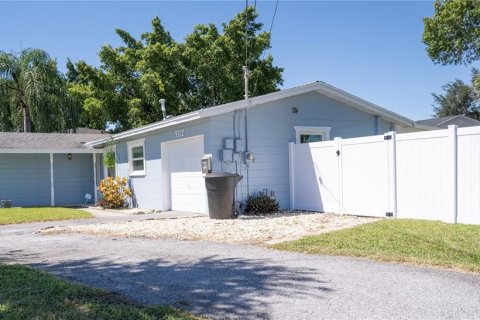 Villa ou maison à louer à Saint Petersburg, Floride: 2 chambres, 103.49 m2 № 2388165 - photo 2
