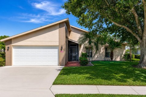 House in Englewood, Florida 2 bedrooms, 143.26 sq.m. № 2223532