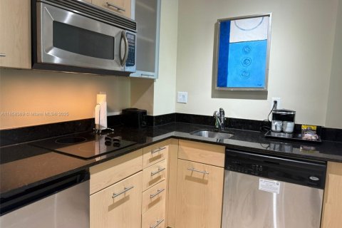 Hotel en venta en Fort Lauderdale, Florida, 1 dormitorio, 50.91 m2 № 1882634 - foto 5