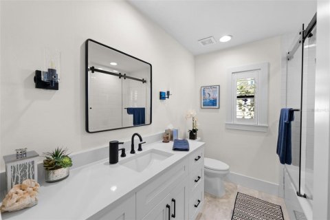 House in Tampa, Florida 4 bedrooms, 291.16 sq.m. № 2223786 - photo 18