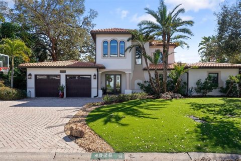 House in Tampa, Florida 4 bedrooms, 291.16 sq.m. № 2223786 - photo 2