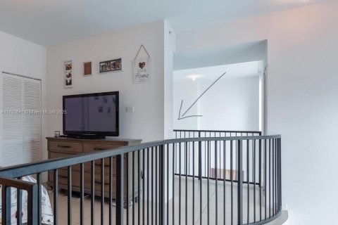 Купить кондоминиум в Майами, Флорида 1 спальня, 96.06м2, № 1960057 - фото 13