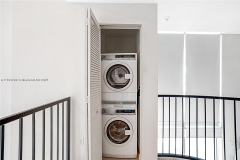 Купить кондоминиум в Майами, Флорида 1 спальня, 96.06м2, № 1960057 - фото 12