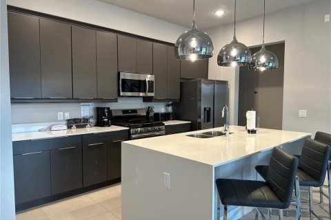 Condo in Kissimmee, Florida, 4 bedrooms  № 1388641 - photo 2