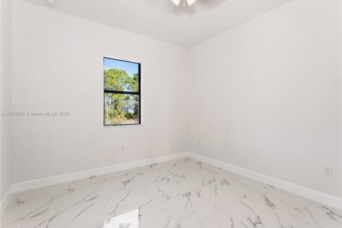 Villa ou maison à vendre à Lehigh Acres, Floride: 4 chambres, 171.13 m2 № 1935240 - photo 10