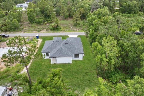 Villa ou maison à vendre à Lehigh Acres, Floride: 4 chambres, 171.13 m2 № 1935240 - photo 16