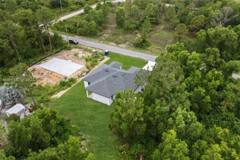 Villa ou maison à vendre à Lehigh Acres, Floride: 4 chambres, 171.13 m2 № 1935240 - photo 17