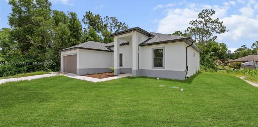 Villa ou maison à Lehigh Acres, Floride 4 chambres, 171.13 m2 № 1935240