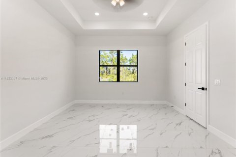 Villa ou maison à vendre à Lehigh Acres, Floride: 4 chambres, 171.13 m2 № 1935240 - photo 12