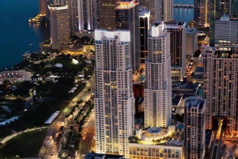 Condo in Miami, Florida, 1 bedroom  № 1691249 - photo 22
