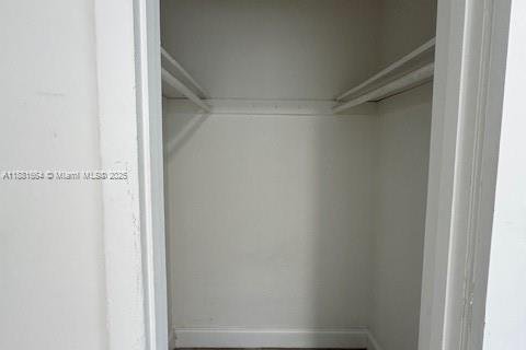 Снять в аренду виллу или дом в Майами, Флорида 2 спальни, 140.47м2, № 1938838 - фото 8