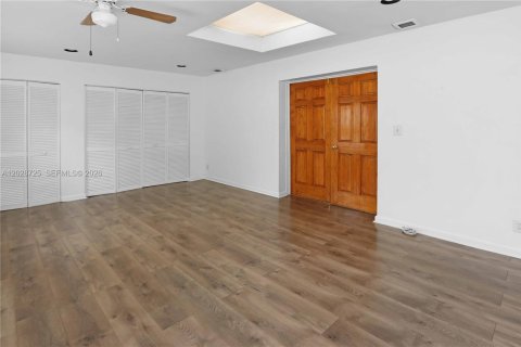 House in Hollywood, Florida 3 bedrooms, 160.44 sq.m. № 2077848 - photo 26