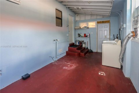 House in Hollywood, Florida 3 bedrooms, 160.44 sq.m. № 2077848 - photo 29
