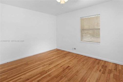 House in Hollywood, Florida 3 bedrooms, 160.44 sq.m. № 2077848 - photo 24