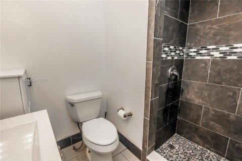 House in Hollywood, Florida 3 bedrooms, 160.44 sq.m. № 2077848 - photo 27