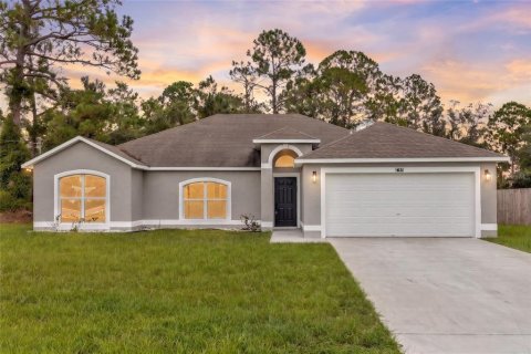 House in Deltona, Florida 3 bedrooms, 163.51 sq.m. № 2287812