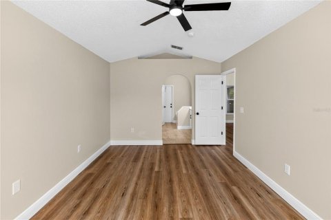 Villa ou maison à vendre à Deltona, Floride: 3 chambres, 163.51 m2 № 2287812 - photo 13