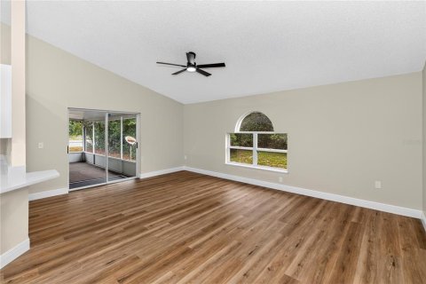 Villa ou maison à vendre à Deltona, Floride: 3 chambres, 163.51 m2 № 2287812 - photo 24
