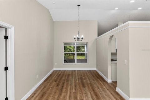 Villa ou maison à vendre à Deltona, Floride: 3 chambres, 163.51 m2 № 2287812 - photo 8