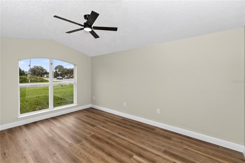 Villa ou maison à vendre à Deltona, Floride: 3 chambres, 163.51 m2 № 2287812 - photo 18