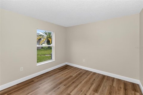 Villa ou maison à vendre à Deltona, Floride: 3 chambres, 163.51 m2 № 2287812 - photo 22