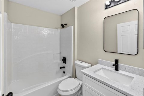 Villa ou maison à vendre à Deltona, Floride: 3 chambres, 163.51 m2 № 2287812 - photo 23