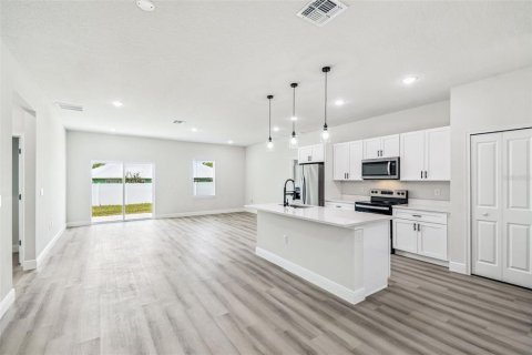 House in Ocala, Florida 4 bedrooms, 170.29 sq.m. № 2379156 - photo 6