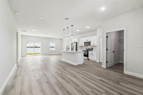 House in Ocala, Florida 4 bedrooms, 170.29 sq.m. № 2379156 - photo 4