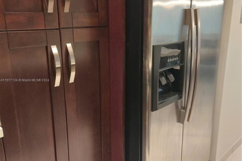 Condominio en alquiler en Miami Beach, Florida, 1 dormitorio, 104.14 m2 № 1958924 - foto 14