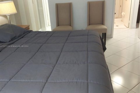 Condominio en alquiler en Miami Beach, Florida, 1 dormitorio, 104.14 m2 № 1958924 - foto 28