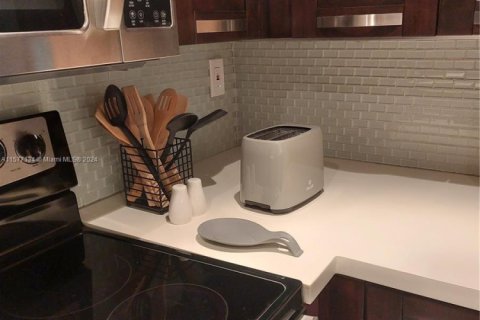 Condominio en alquiler en Miami Beach, Florida, 1 dormitorio, 104.14 m2 № 1958924 - foto 15