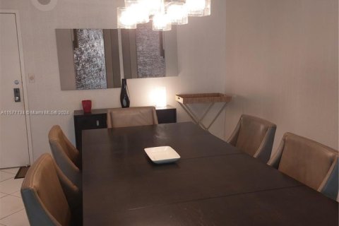 Condominio en alquiler en Miami Beach, Florida, 1 dormitorio, 104.14 m2 № 1958924 - foto 20