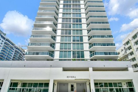 Condominio en alquiler en Miami Beach, Florida, 1 dormitorio, 104.14 m2 № 1958924 - foto 1