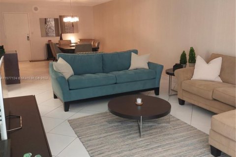 Condominio en alquiler en Miami Beach, Florida, 1 dormitorio, 104.14 m2 № 1958924 - foto 19