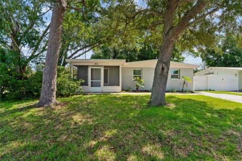 Casa en Pinellas Park, Florida 3 dormitorios, 158.86 m2 № 2374150