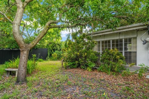 House in Miami, Florida 3 bedrooms, 176.14 sq.m. № 1893226 - photo 12