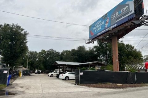 Propiedad comercial en venta en Kissimmee, Florida, 44.59 m2 № 714774 - foto 1