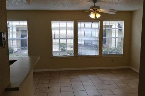 Condo in Orlando, Florida, 2 bedrooms  № 1527710 - photo 11