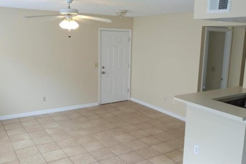 Condo in Orlando, Florida, 2 bedrooms  № 1527710 - photo 3