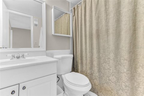 Condo in Orlando, Florida, 3 bedrooms  № 1602592 - photo 13