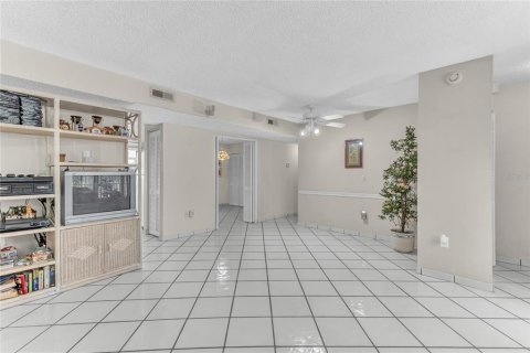 Condo in Orlando, Florida, 3 bedrooms  № 1602592 - photo 6