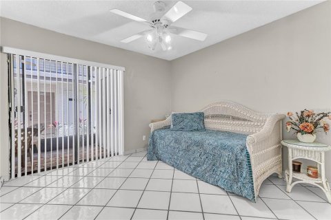 Condo in Orlando, Florida, 3 bedrooms  № 1602592 - photo 14