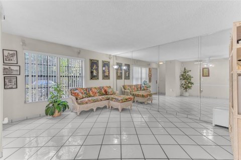 Condo in Orlando, Florida, 3 bedrooms  № 1602592 - photo 5