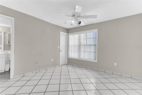 Condo in Orlando, Florida, 3 bedrooms  № 1602592 - photo 11