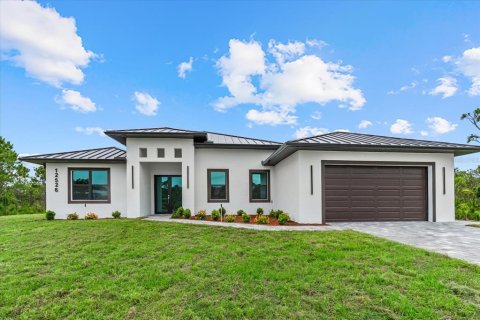 House in Bokeelia, Florida 4 bedrooms, 261.33 sq.m. № 2215413 - photo 2