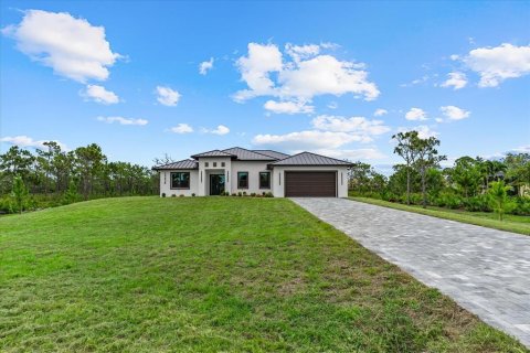 House in Bokeelia, Florida 4 bedrooms, 261.33 sq.m. № 2215413 - photo 16