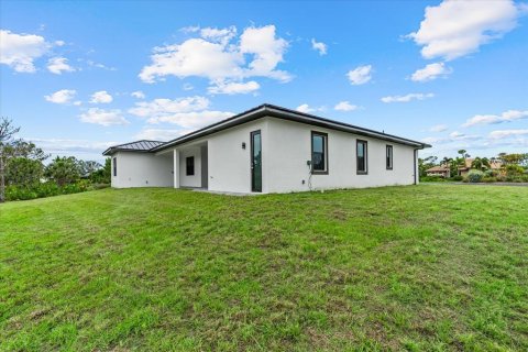 House in Bokeelia, Florida 4 bedrooms, 261.33 sq.m. № 2215413 - photo 5