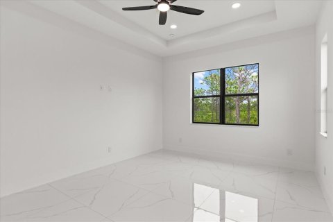 House in Bokeelia, Florida 4 bedrooms, 261.33 sq.m. № 2215413 - photo 18